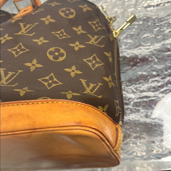 Louis Vuitton Alma Monogram Brown Handbag - Picture 8 of 15
